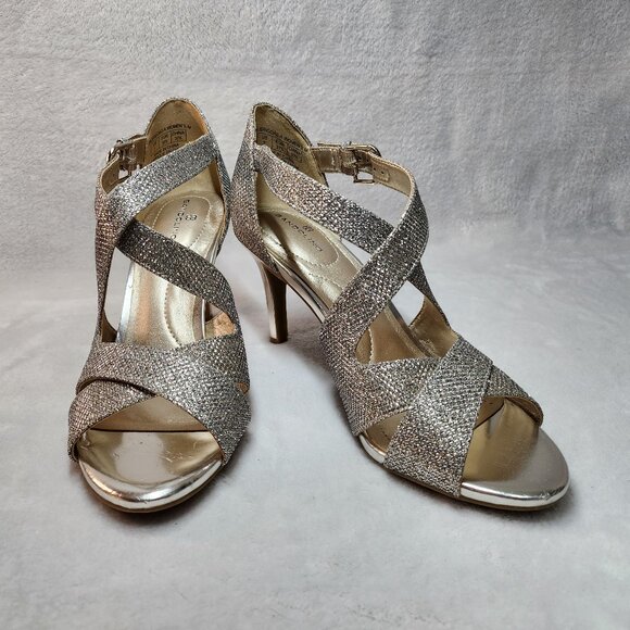 *New Low Price!* Silver Bandolino Jerogoa 2 Heeled Sandals - Picture 2 of 13